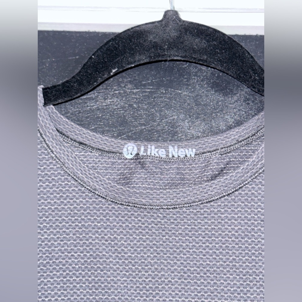 Lululemon Relax Fit Crop Tank in Gray - Picture 2 of 4